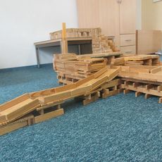 3. Platz: Team Masterbuilder mit dem Bauwerk „Hotel King & Tempel Axonia“ (K. , T. , A. , H.)