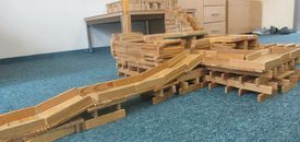 3. Platz: Team Masterbuilder mit dem Bauwerk „Hotel King & Tempel Axonia“ (K. , T. , A. , H.)