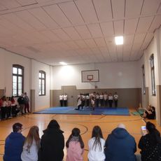 Eröffnung in der Turnhalle